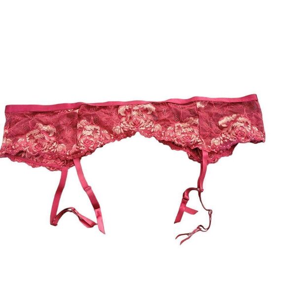 Torrid Curvy Red Lace Garter Belt (Size 5/6) - Picture 1 of 5